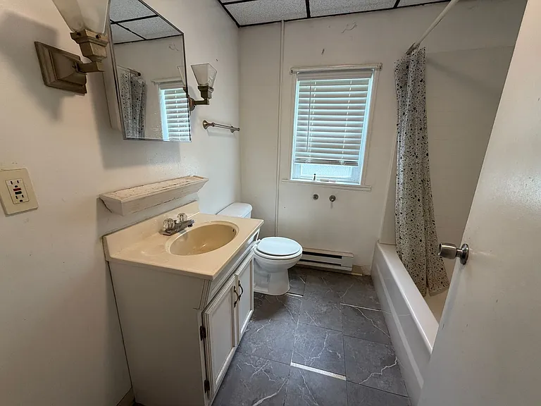 412 E Maiden St — Photo 13
