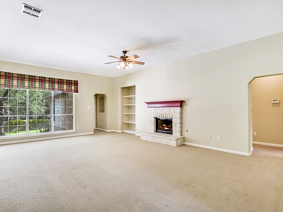 2nd image of 3104 Scarlet Oak Cv