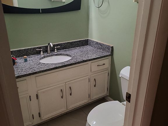 5th image of 105 Governors Dr