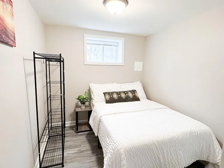 Grange Dr SE — Photo 1