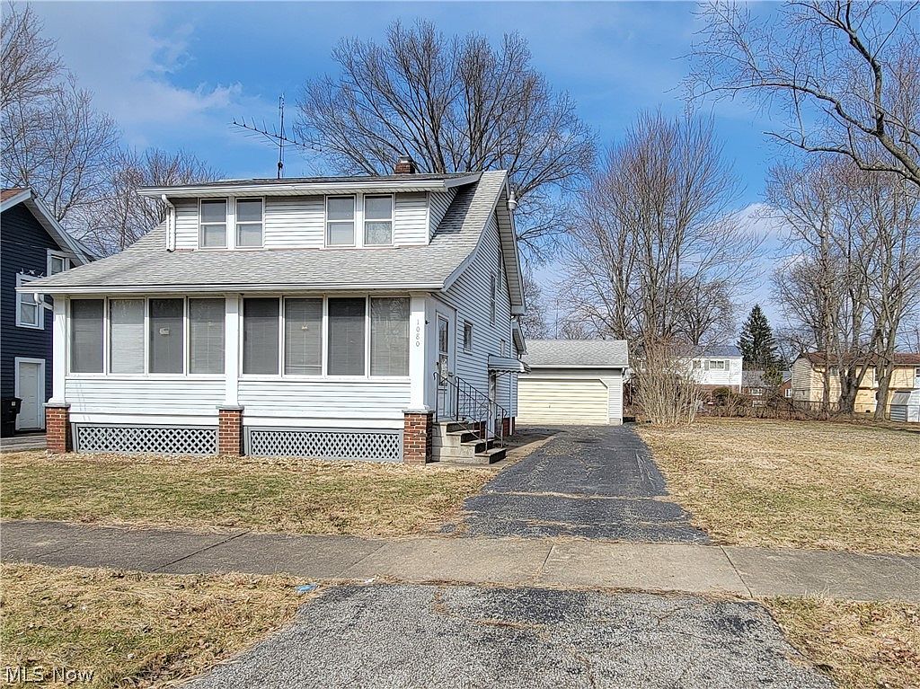 1080 Raymond St NW, Warren, OH 44485 | Zillow