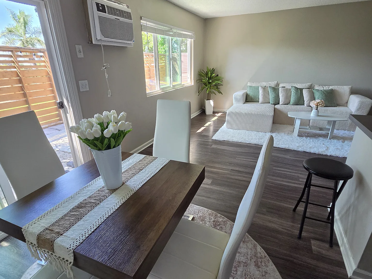 124 N Tustin Ave — Photo 2