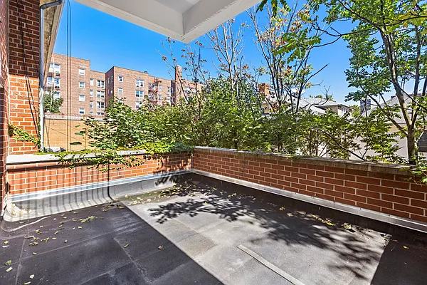 Rented by Thomas Lipovetsky, LREB | media 25