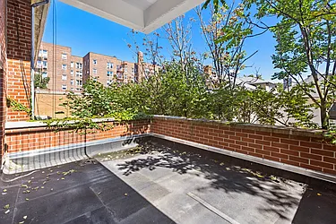 Rented by Thomas Lipovetsky, LREB