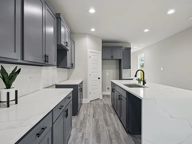 3703 York St — Photo 3