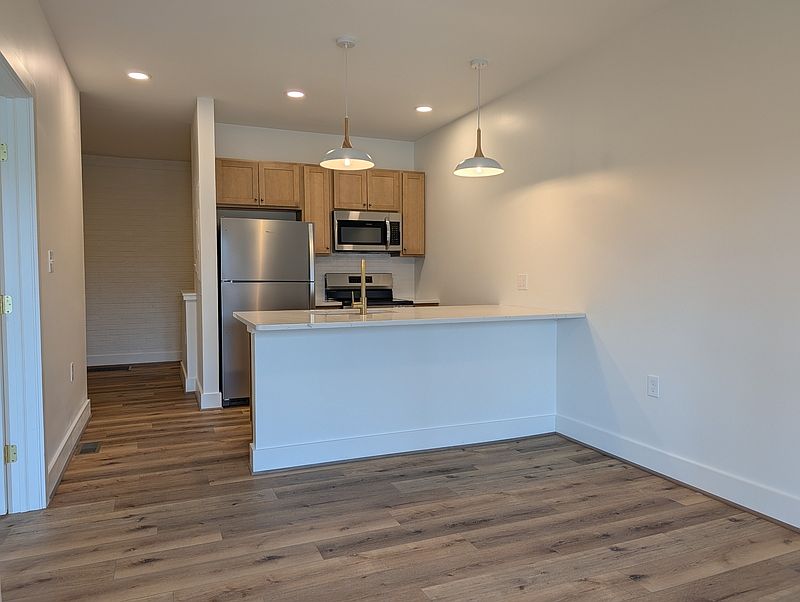 1st image of 5900 Fort Ave #4