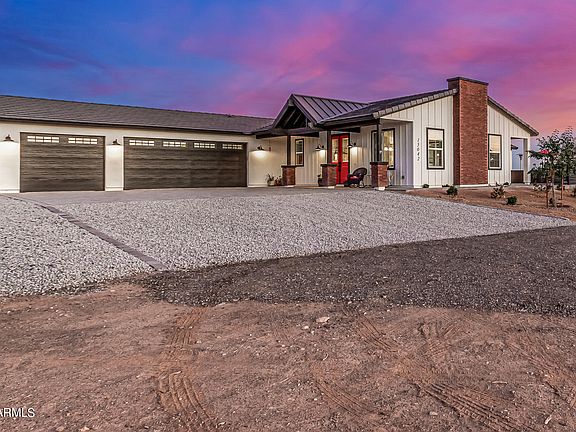 2nd image of 15042 W Desert Vista Trail