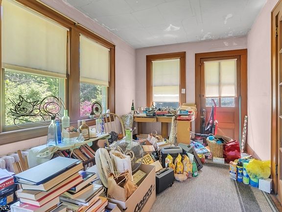 3rd image of 37 White Hall Rd