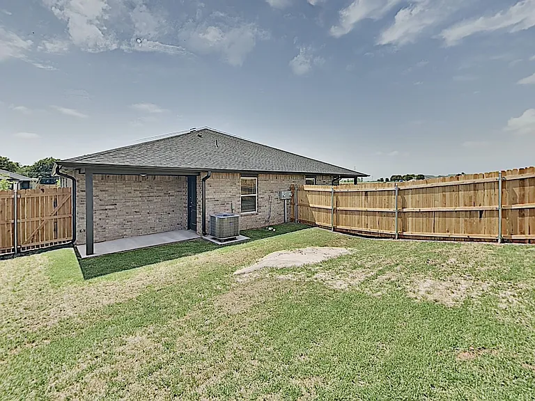 11204 Howard Dr — Photo 16