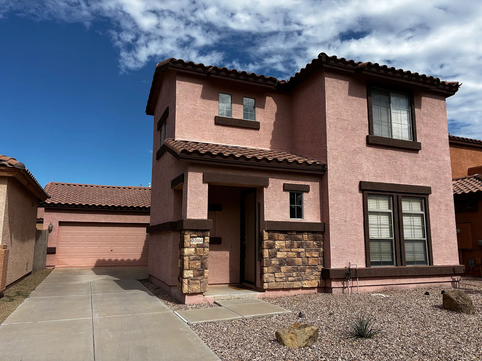 3 bed, 2.5 bath, 1961 sqft, $2,150 — Photo 2