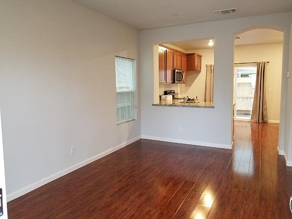 4th image of 7868 Diamond Willow Ln