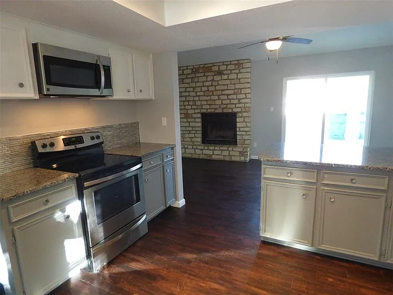 6107 La Mesa St — Photo 3