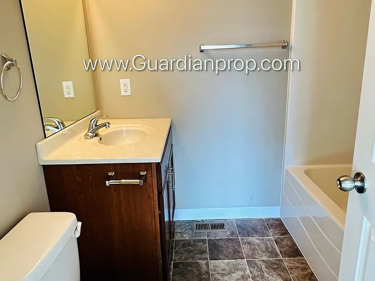 9909 Vera Cruz Ln N — Photo 16