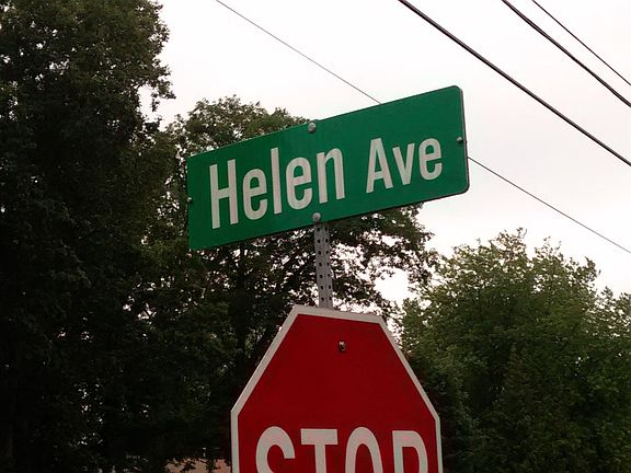 5th image of 4050 Helen Ave