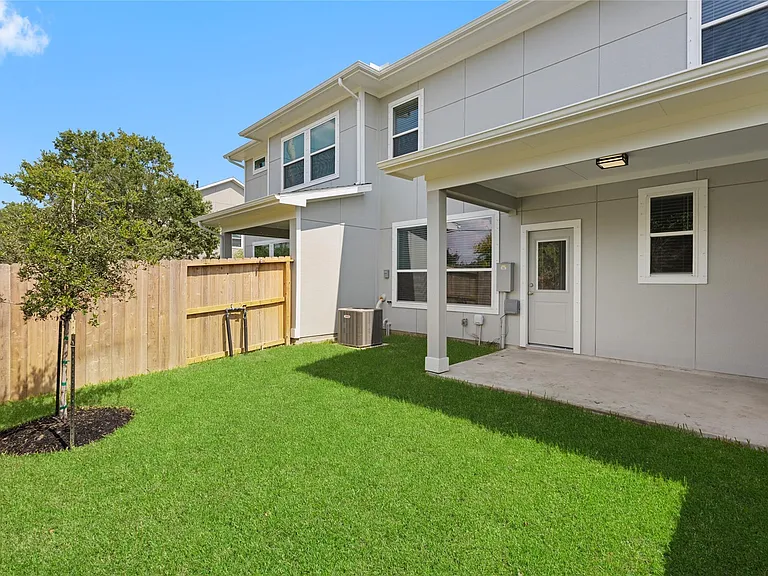 8104 Danson Ln — Photo 25
