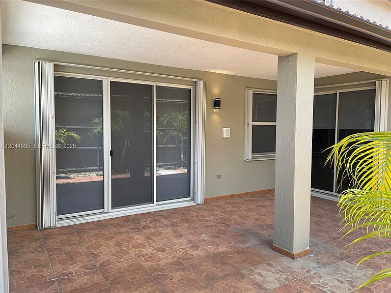 15431 SW 39th Ter — Photo 25