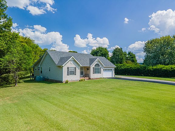 4th image of 463 White Oak Trl