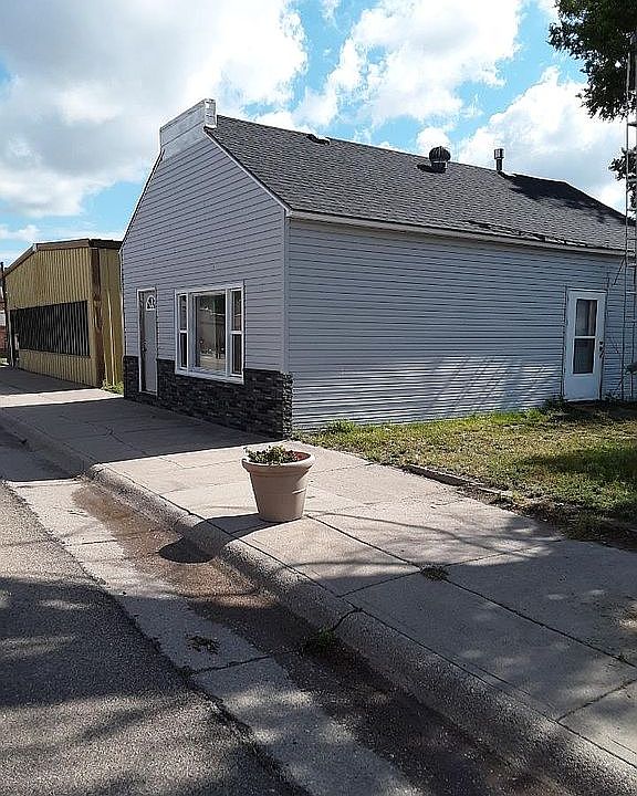 1st image of 207 State St
