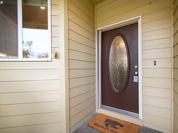 3rd image of 8519 NE 55th Cir