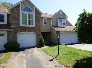 2 Cottonwood Cir, Saugerties, NY 12477