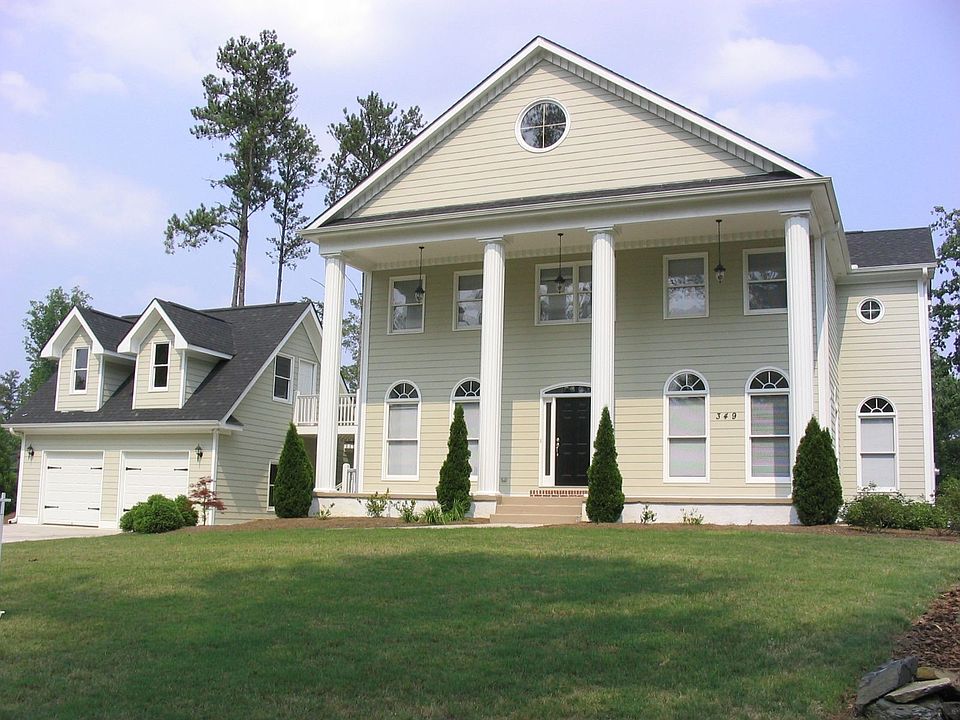 Newer 3 story traditional home