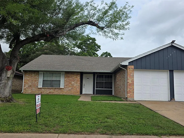 19410 Westhaven Dr — Photo 2