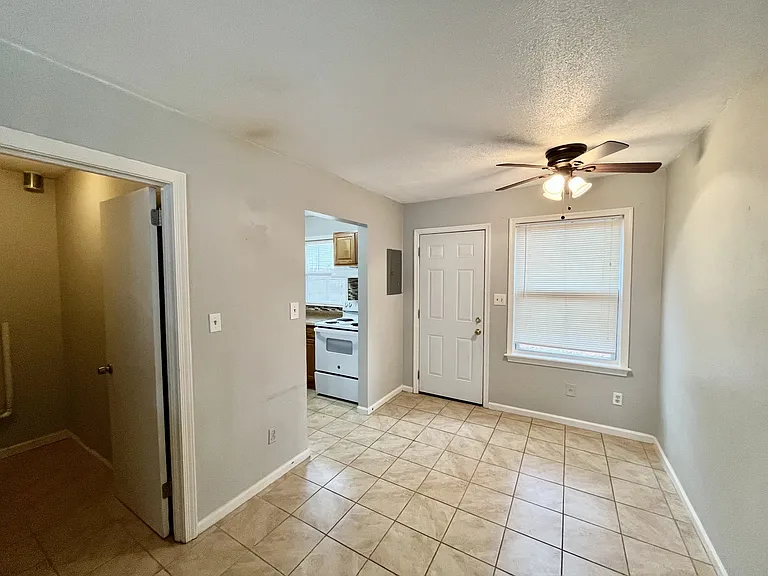 912 Druid Cir — Photo 9