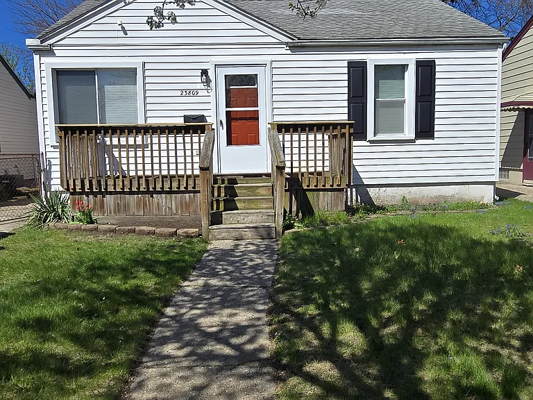 23809 Battelle Ave — Photo 1
