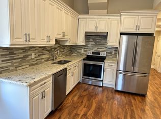 753 King St E #203, Cambridge, ON N3H3N8