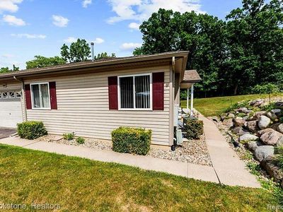 9536 Parkwood Dr, Grand Blanc, MI, 48439