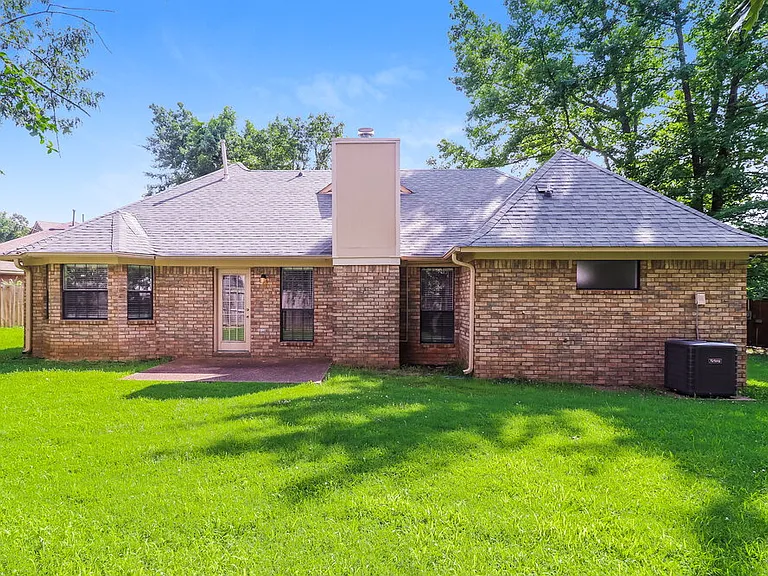 3926 Pecan Trace Cv — Photo 16