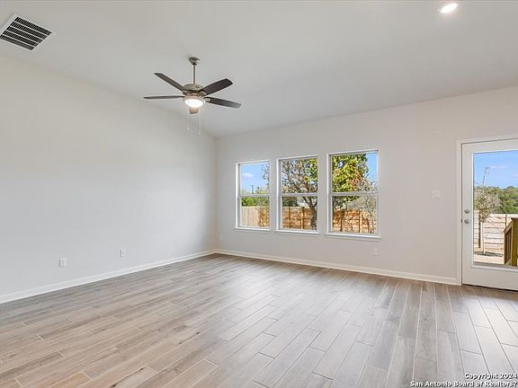 4th image of 10765 Yellowtail Blvd