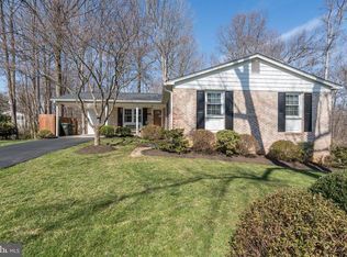 7104 Bear Ct, Springfield, VA 22153