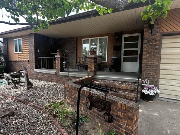 1317 Agnes Dr, Hays, KS 67601