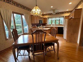 4th image of 80 Fairfield Dr