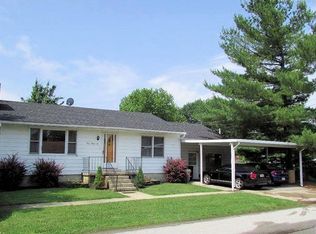 136 1st St, New Vienna, OH 45159