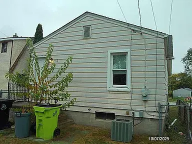 2 bed, 1.5 bath, 800 sqft, $1,100 — Photo 2