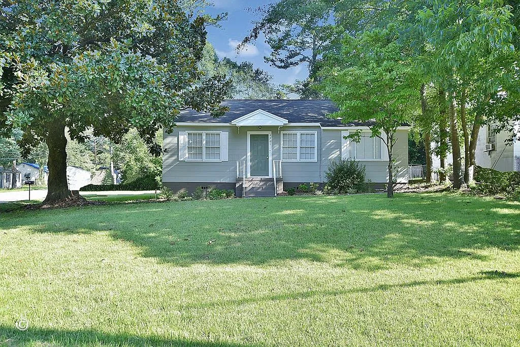 3 bed, 1332 sqft, $1,600 — Photo 1