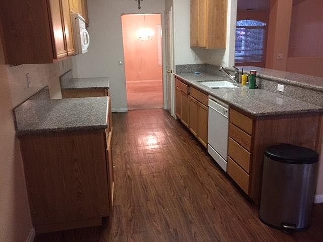 1st image of 16099 Oak Ct