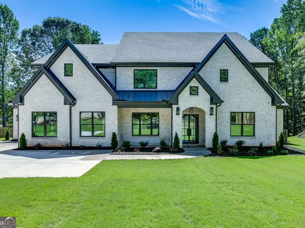 5222 L J Martin Dr, Gainesville, GA 30507