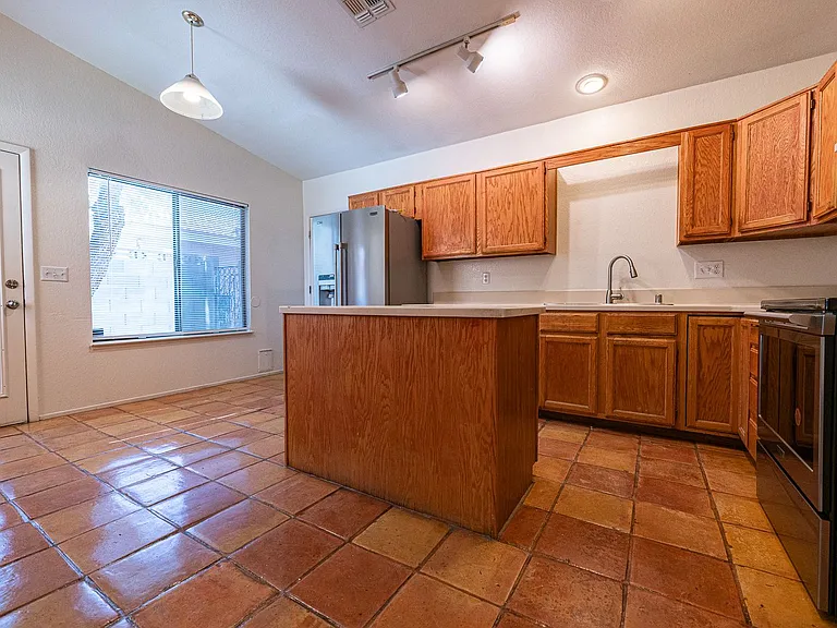 6357 Formula Way — Photo 11