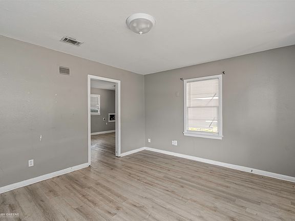 4th image of 2420 River St