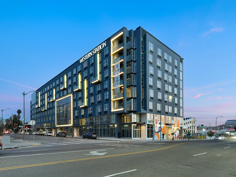 Western Station LA — Photo 10