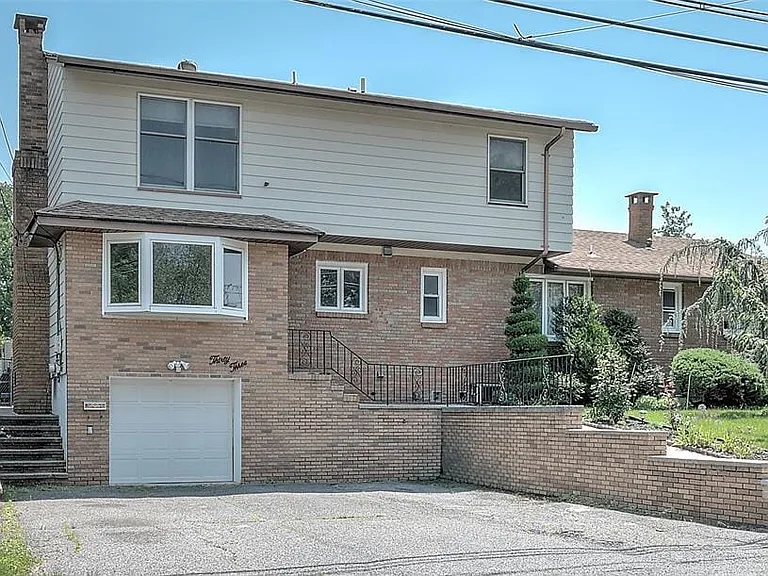 33 Fournier Cres — Photo 2