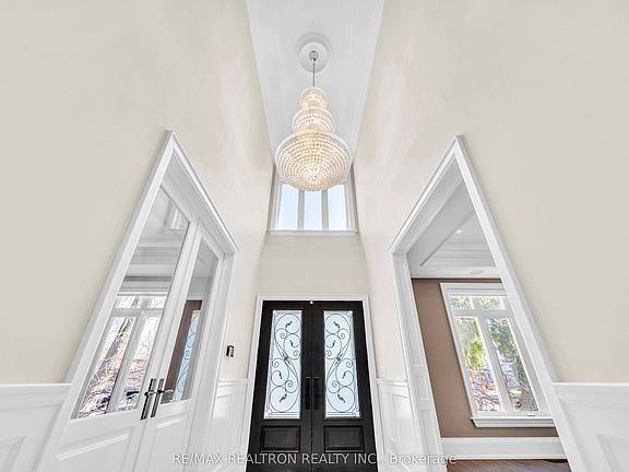4th image of 74 Yongehurst Rd