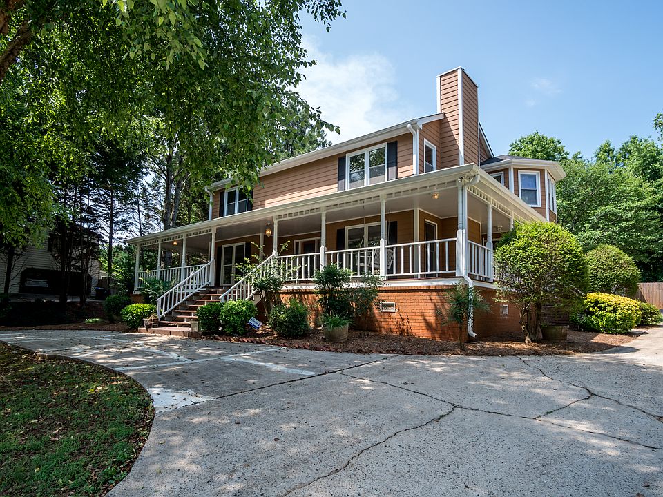 1st image of 465 Saddle Creek Cir