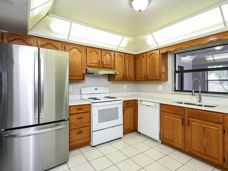 104 Daisy Dr SE — Photo 8