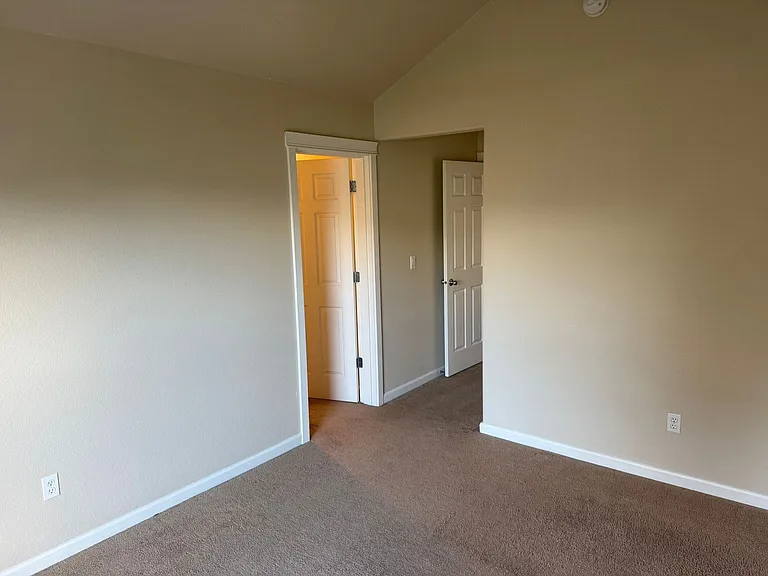 4084 Aden Pl NE — Photo 35