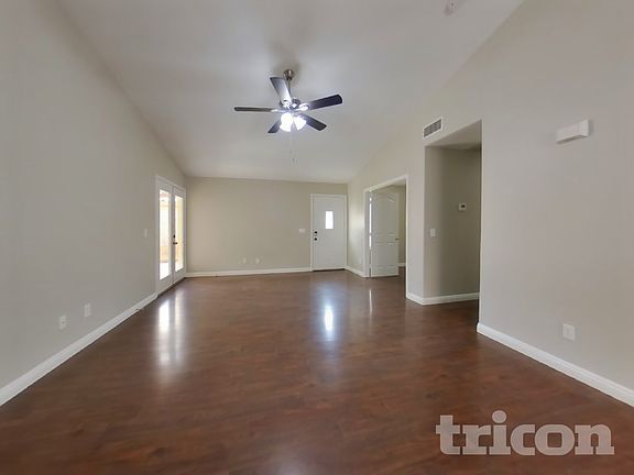 3rd image of 12618 W Cambridge Ave