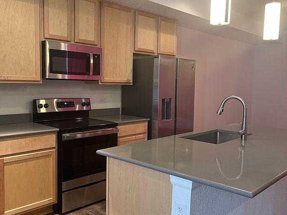 3rd image of 5319 Warrior St #20
